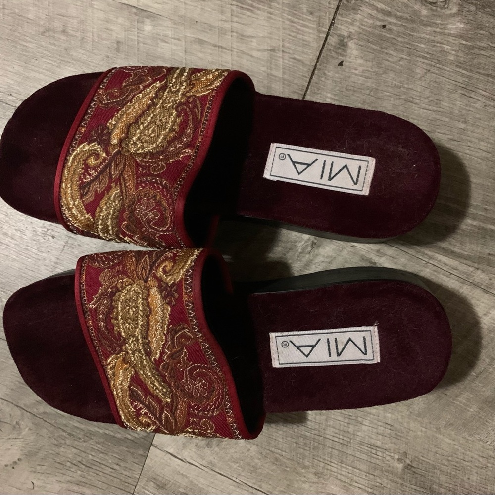 Mia platform burgundy sandals
